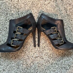 Michael Antonio Black Pointed Heels
